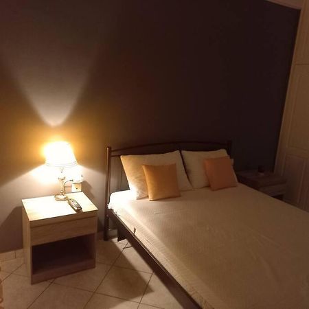 Stefkas Apartment1 Патра Экстерьер фото