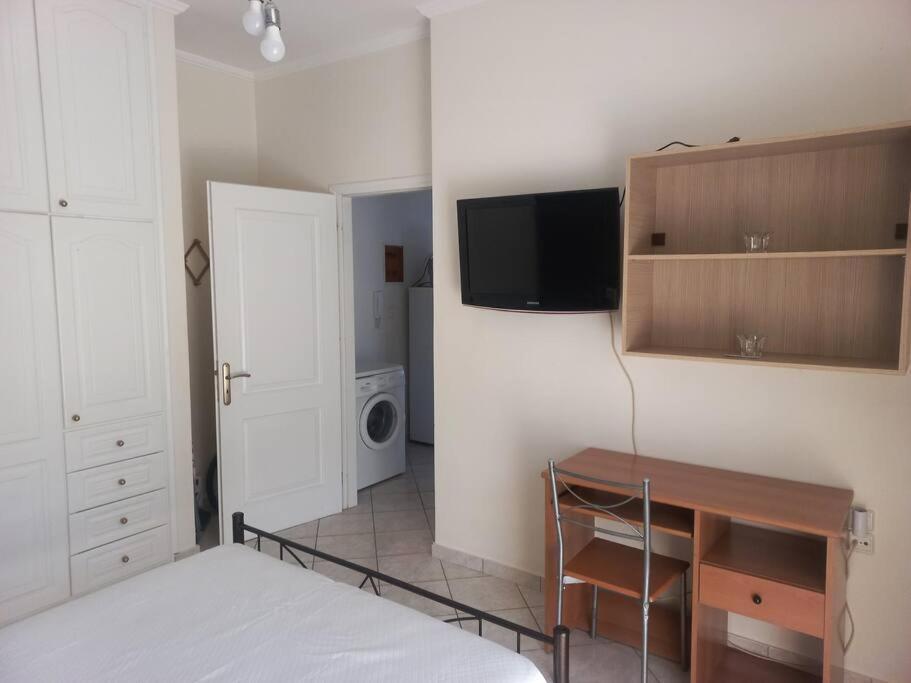 Stefkas Apartment1 Патра Экстерьер фото