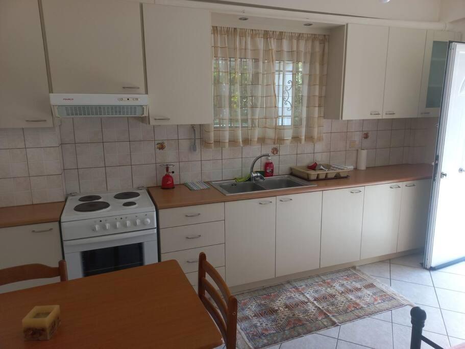 Stefkas Apartment1 Патра Экстерьер фото